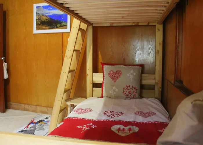 Les Hauts Du Paquier Bed and Breakfast *