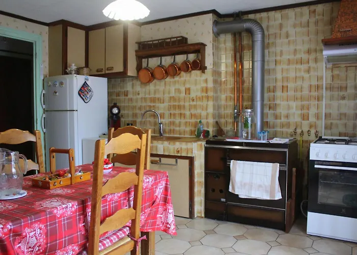 Les Hauts Du Paquier Bed and Breakfast *