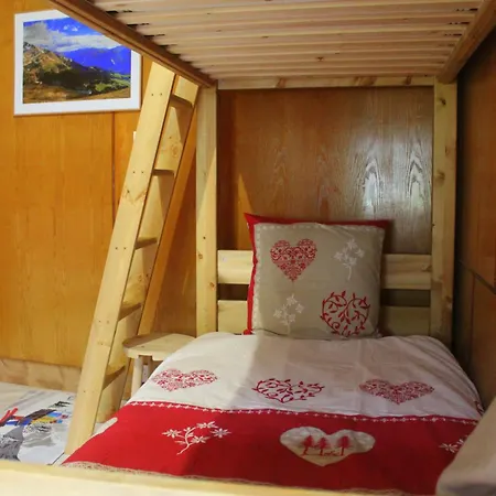 Les Hauts Du Paquier Bed and Breakfast *