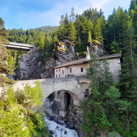 Les Hauts Du Paquier Bed and Breakfast